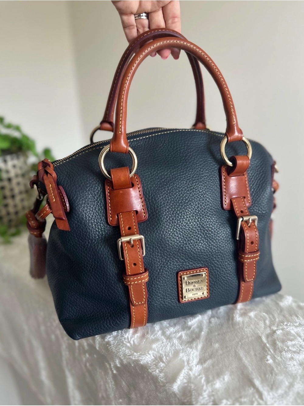Dooney & Bourke Pebble Leather Bristol Satchel in Navy Blue EUC - Picture 4 of 15